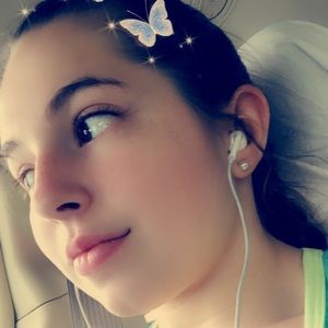 Meet your Posher, Arielle